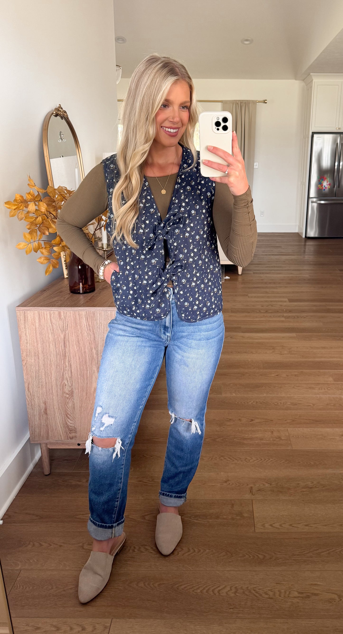 Bloom & Bow Vest - Navy