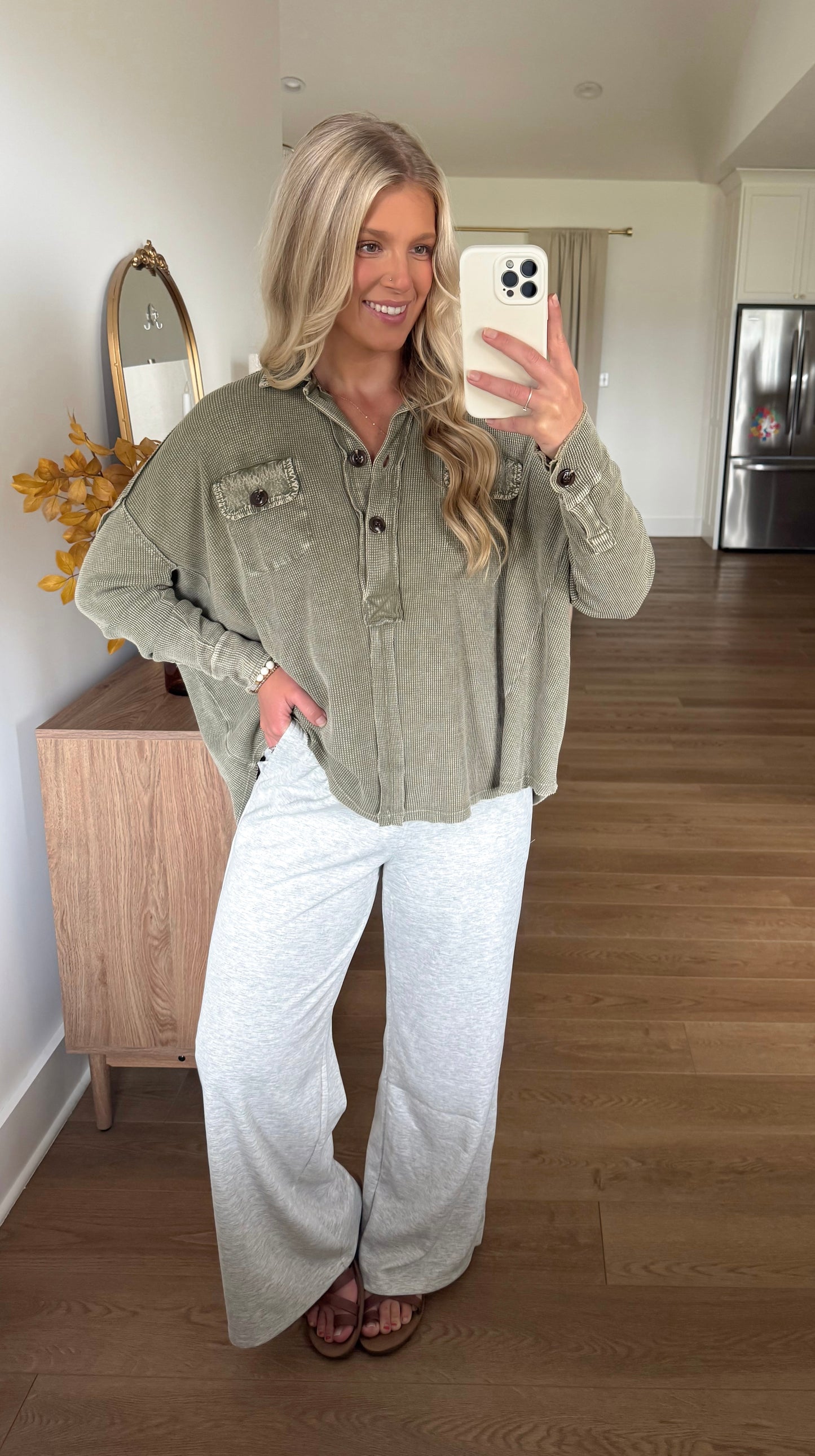 Henley Pullover - Olive