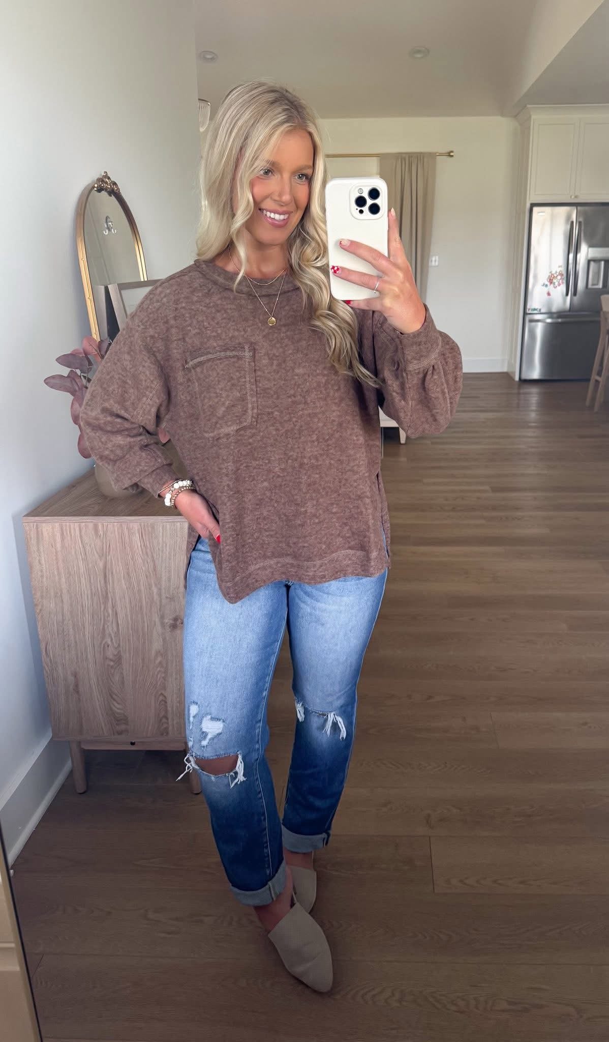 Chill Essentials Sweater - Brown