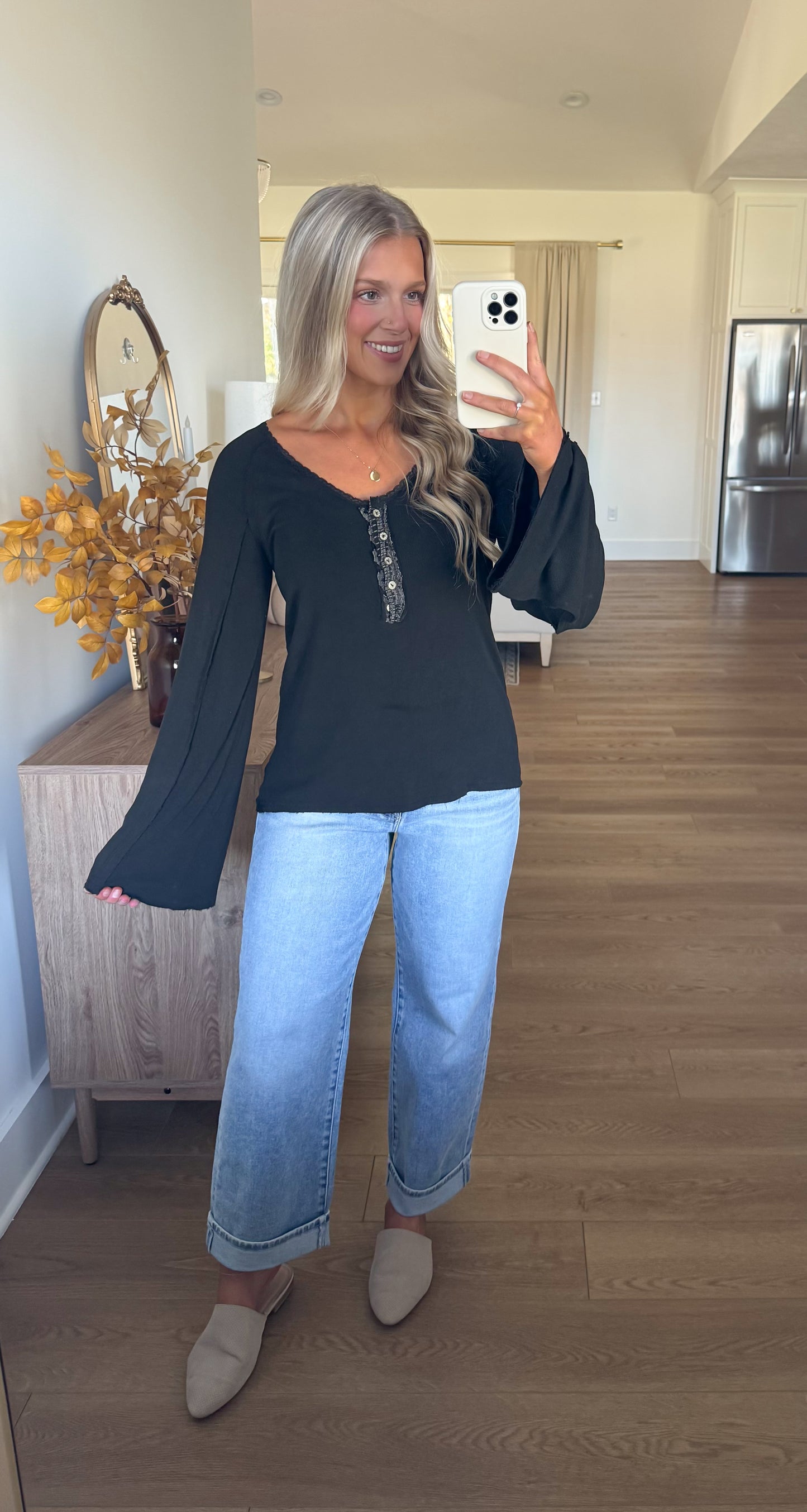 Gracie Bell Sleeve Top - Black