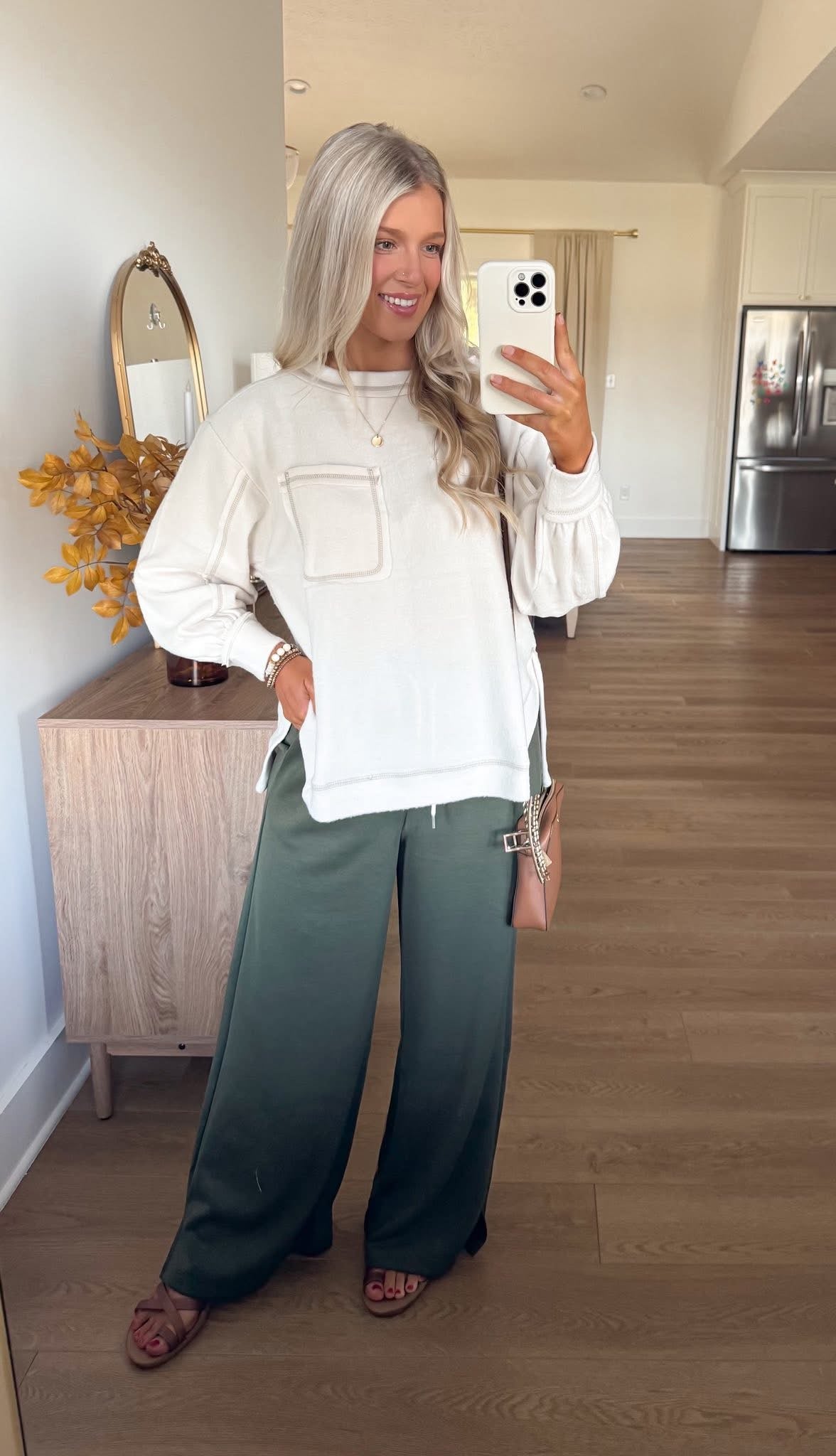 Chill Essentials Sweater - Sand Beige