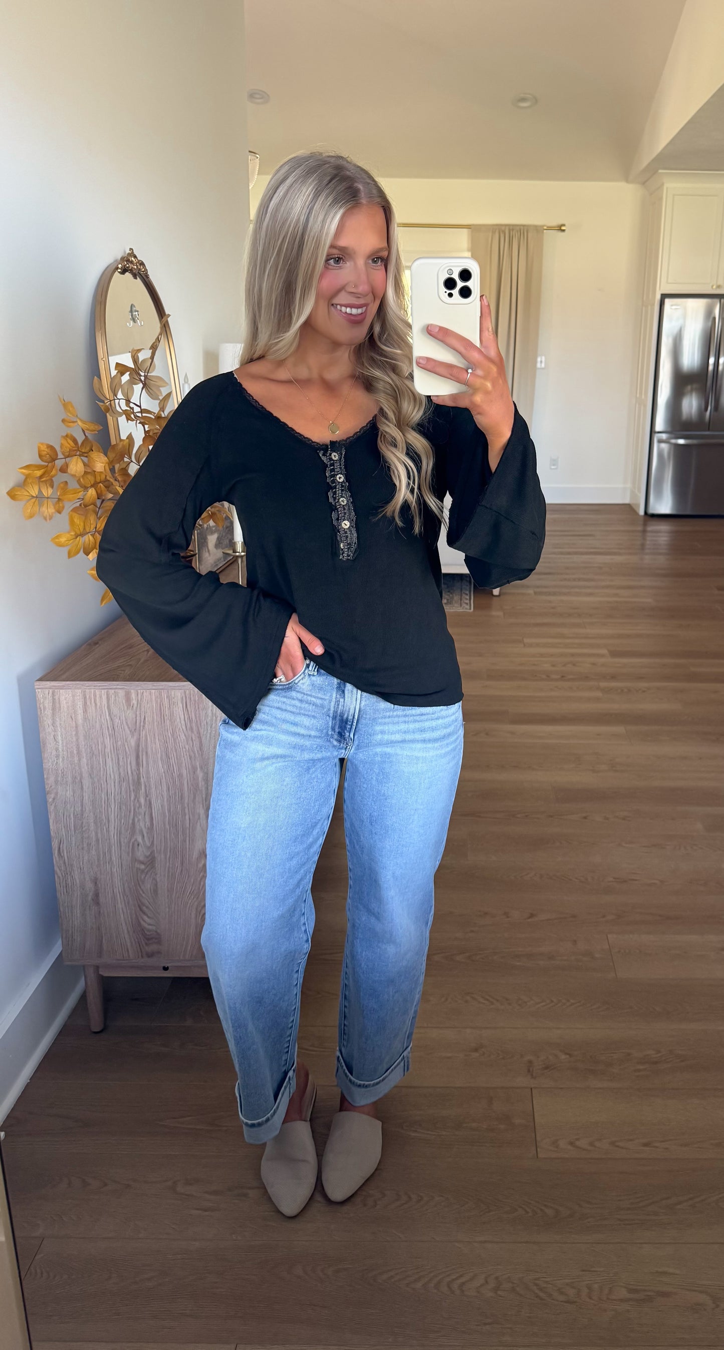 Gracie Bell Sleeve Top - Black