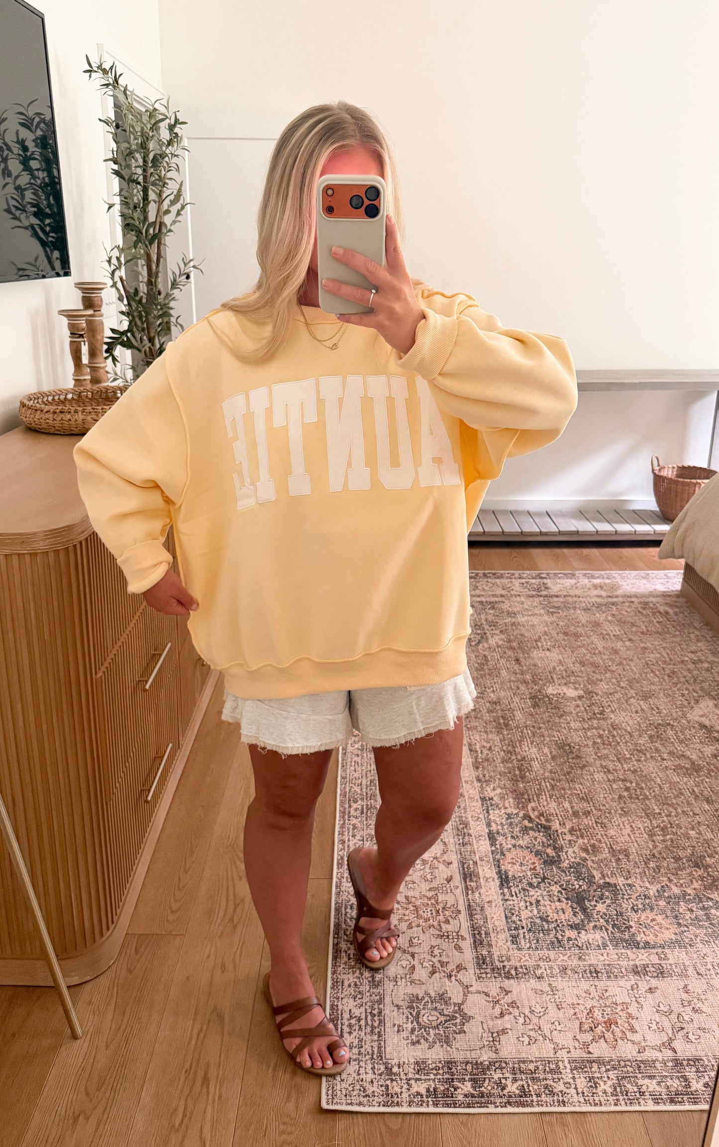 Auntie Mock Neck - Butter Yellow L/XL