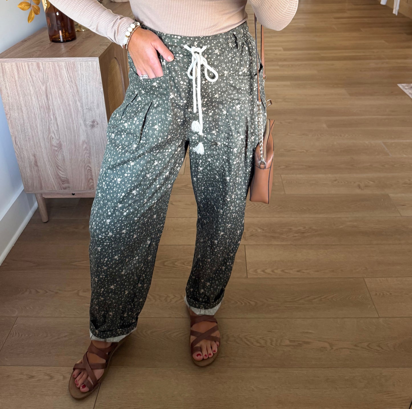 Charming Ditsy Floral Pants - Olive