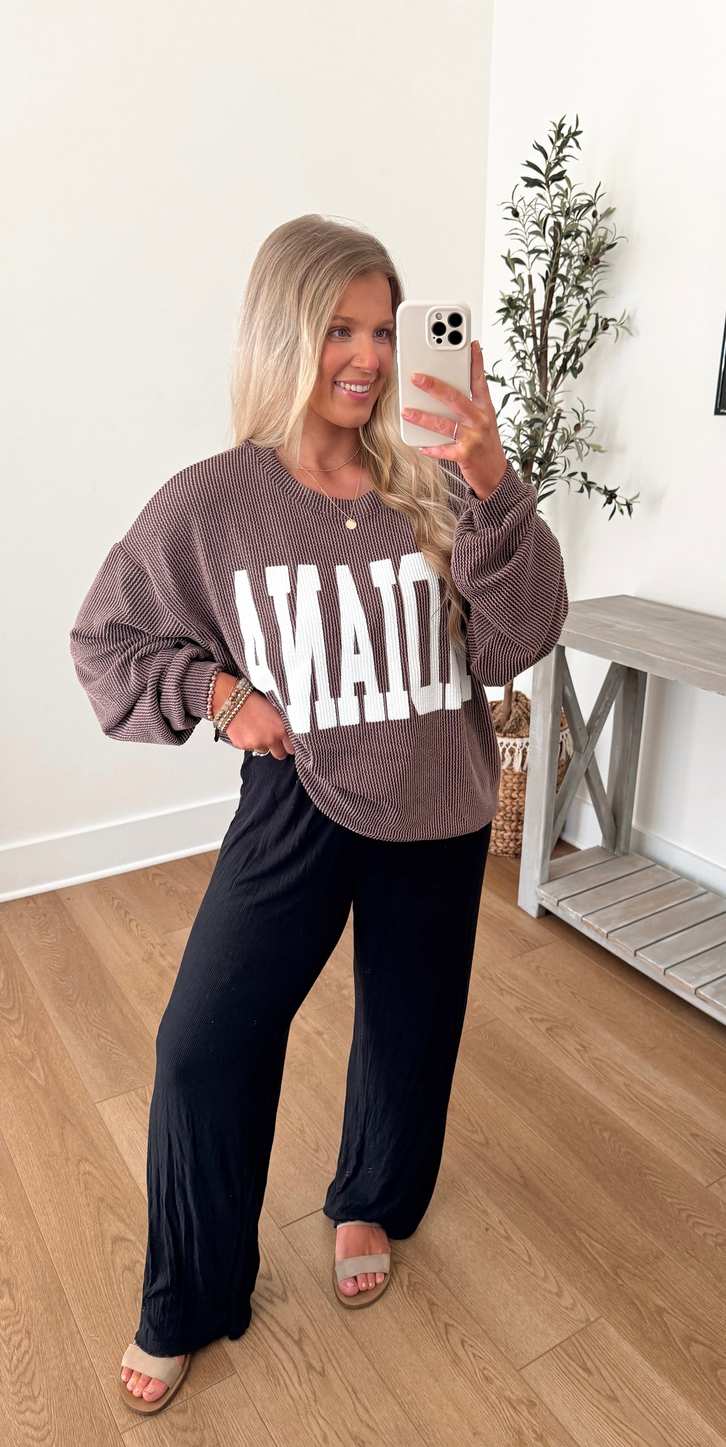 Indiana Crewneck - Coffee