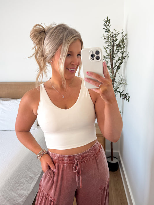 Performance Cropped Tank - Cream