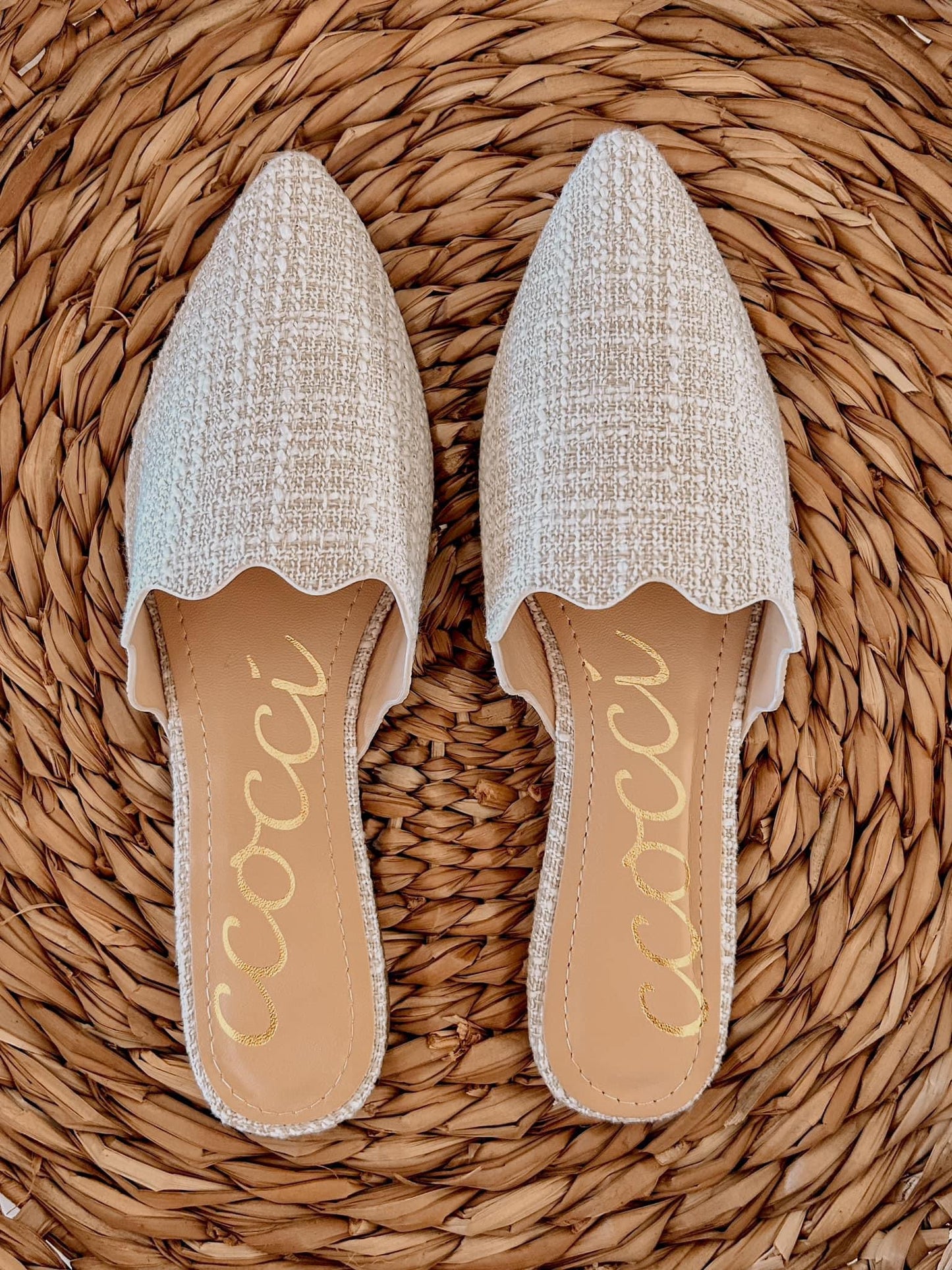 Scallop Edge Flats - Natural