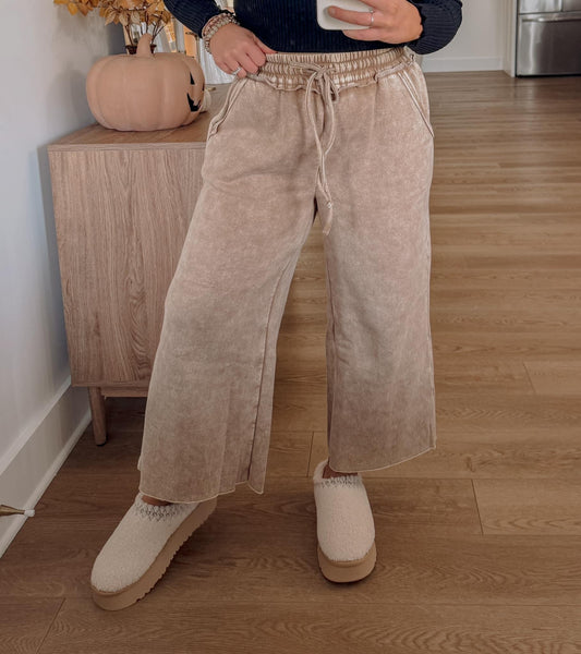 Mineral Washed Cropped Sweatpants - Mocha